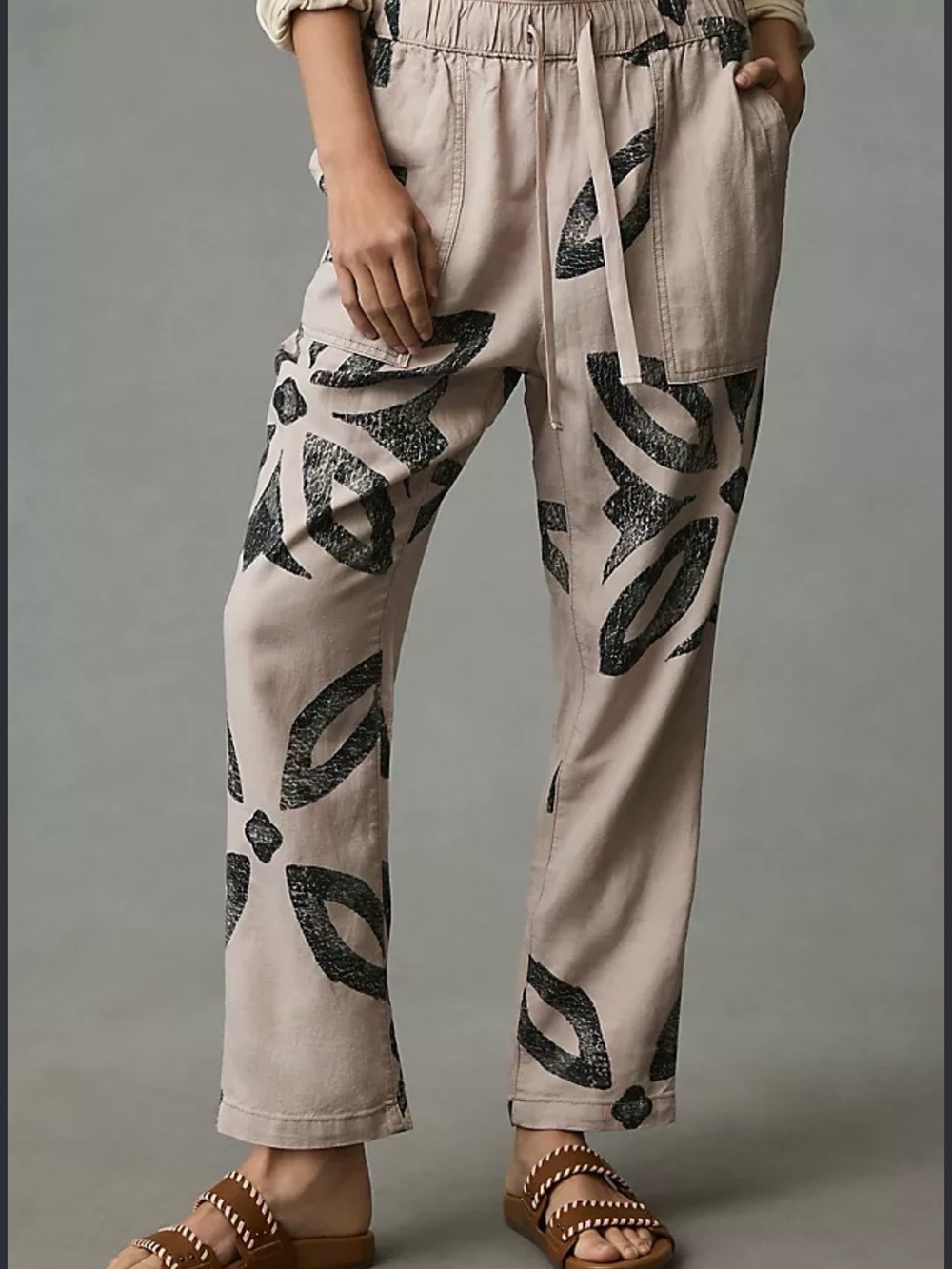 PILCRO Betty Drawstring Women's Pants in Light Taupe with Black Print